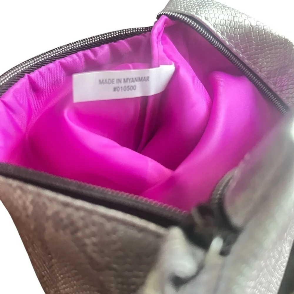 Ipsy cosmetic travel makeup bag pouch silver snake skin pattern zipper logo NWNT